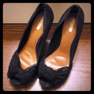 Like new black knotted Zara heels US 8.5